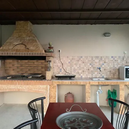 Nikitihouse 1 *