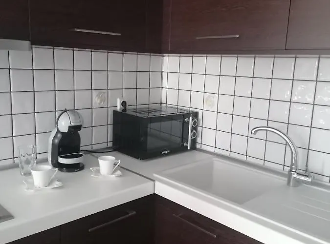 アパート Nikitihouse 1 ニキティ