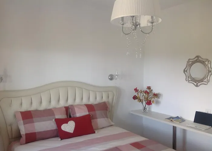 Nikitihouse 1 *