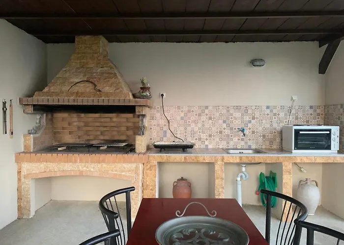 Nikitihouse 1 *