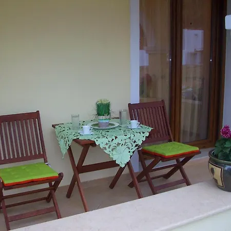 Διαμέρισμα Nikitihouse 1 *